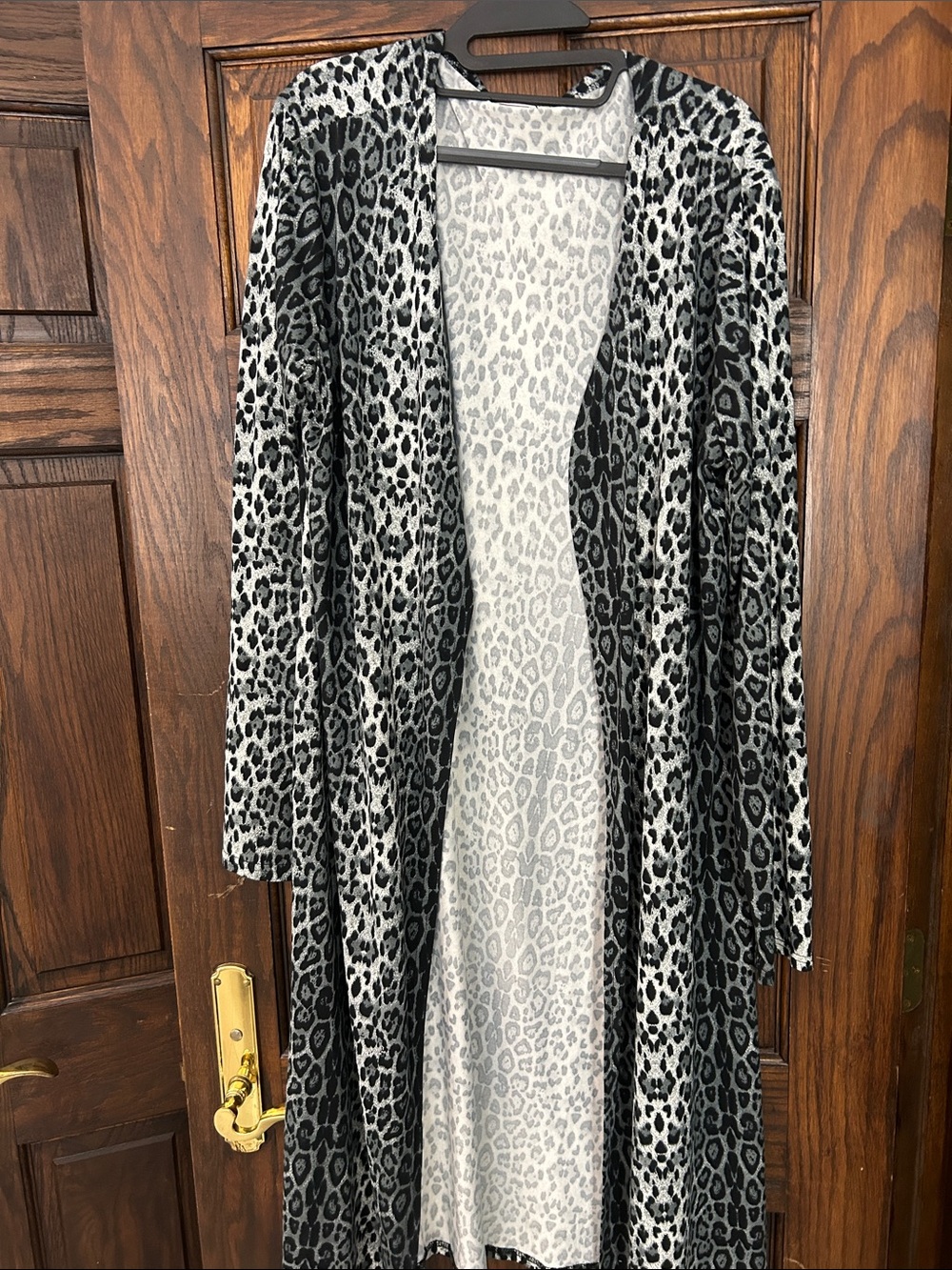 Leopard-Print Open Front Robe in Black & White
